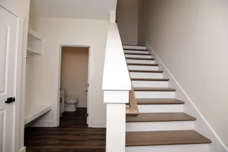 NEW HOME-Location! UofL, Churchill Downs, EXPO, Downtown, NULU Отели рядом с достопримечательностью «T3»