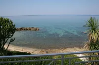Villa Laura PT - directly by the sea