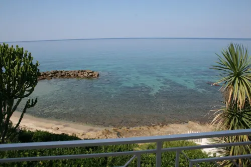Villa Laura PT - directly by the sea