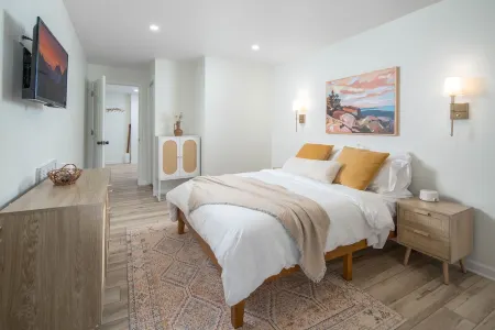 Sunflower Suite at The Wanderer