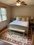 Cozy retreat in Damascus on the AT and Creeper Trail. Pet Friendly!