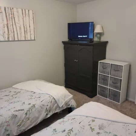 Adorable 3 Bedroom/1 Bath In Town Nampa Idaho. Arcade room!