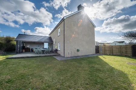 Luxury Holiday Cottage, Beach with Great Sea Views, Broad Haven, Pembrokeshire