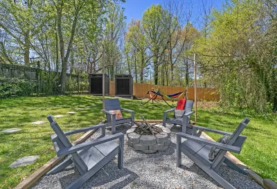 King Bed! Walk Downtown + Close to National Forest + Brevard Music Center
