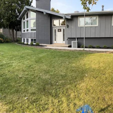 Newly Renovated 5-Bedroom Home Near Lambeau Field with Indoor Pool.