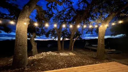 Private Nueces Riverfront Getaway!       13 Acre of Bliss!  Sleeps 12-14