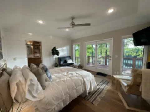 Beautiful and relaxing Golf & Lake retreat waiting just for you!!