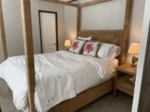 Lake Texoma wooded retreat near Marina Del Rey