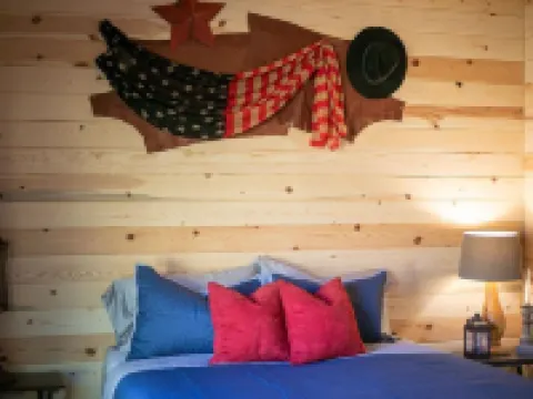 Zion Edge Retreat, Building Finished in 2024 with Hot Tub. ヒルデールのホテル