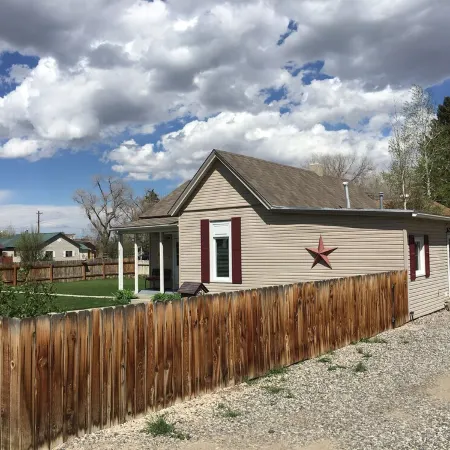 Downtown Cody!!! Bobbi's Bunkhouse on Alger