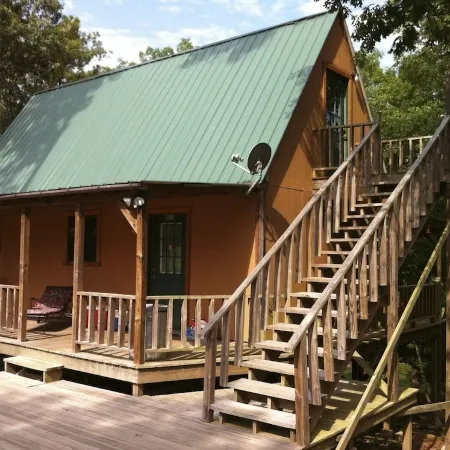 The Old Factory Getaway: Experience Life on the Little Missouri River