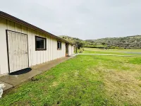 Cozy Private Suite with bathroom, 28 mins from Sequoia National Park.