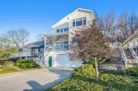 5BR Channel View Retreat! Near the Beach in Bluffton of Muskegon
