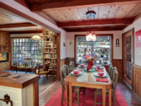 Murphys Getaway - Enjoy Wineries, Hiking, Concerts, Shopping & Small Town Charm โรงแรมในMurphys