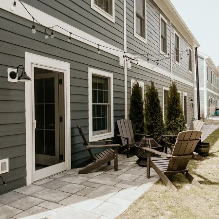 Walkable to Town, 3 Bed 2.5 Bath