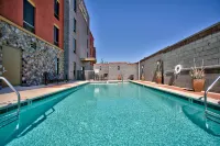 Hampton Inn & Suites Scottsdale at Talking Stick