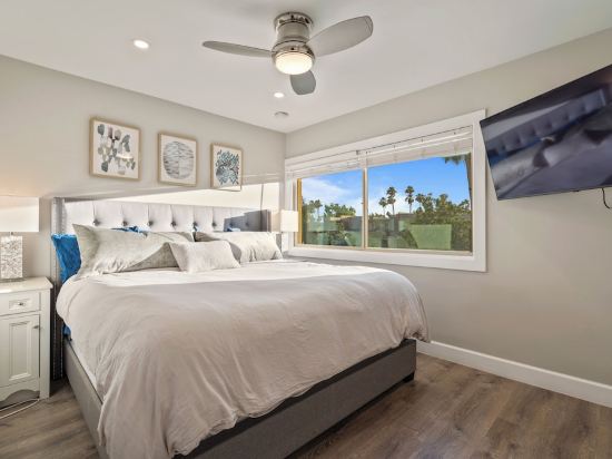 Scottsdale Luxury Bungalow with 4 Heated Pools