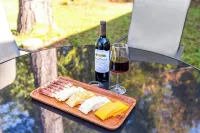 Cozy Home one block from The Creek Golf Club