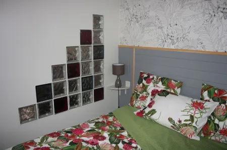 Charm and comfort on the outskirts of town, close to hiking trails.