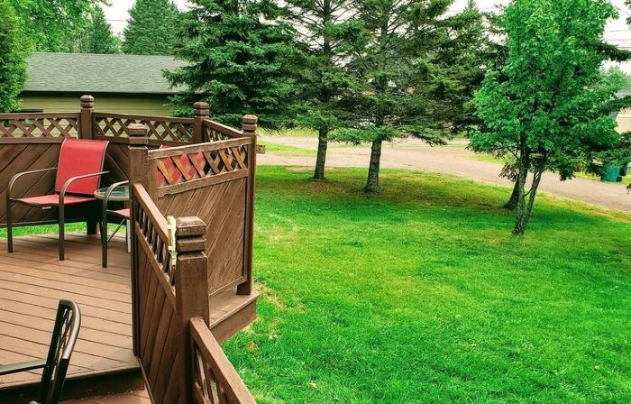 Spacious family home with quick & easy access to outdoor trails.