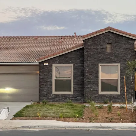 Luxurious 2BR/2BA Modern Getaway in Bakersfield