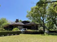 Large & Private House with Hot Tub, Pool Table, WiFi near downtown Ogden