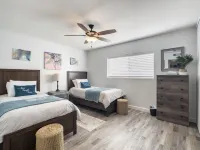 Charming 3 bd/2ba home - KING bed w/ non heated POOL near Old Town Scottsdale!