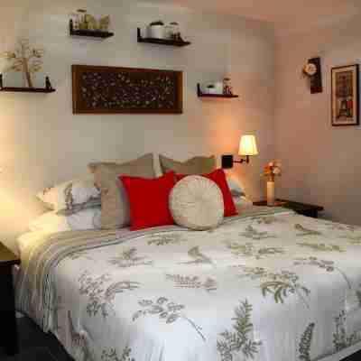 Southern Elegance Gateway - 3 Bedroom Vacation Home in Wonderful McDonough, Ga Rooms
