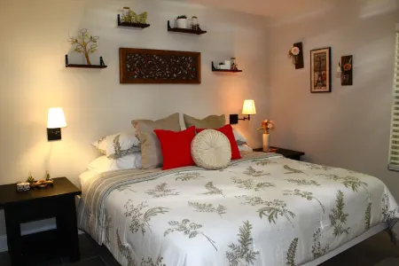 Southern Elegance Gateway - 3 Bedroom Vacation Home in Wonderful McDonough, Ga