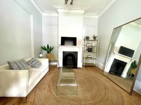 Luxury Heritage Cottage in the Heart of North Adelaide! Отели рядом с достопримечательностью «Аделаида Овал»