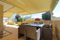 Day dream's entertainer - 150m from beach