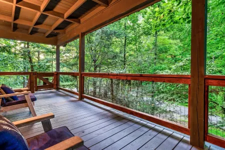 Smoky Mountain Christmas! King Beds -Hot Tub -Fire Pit -Pool Table -Wood Stove! Отели в г. Севи