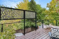 Bright & Modern Near Downtown & 1st Street Rapids - Walk Downtown Along River