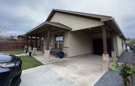 3 bedrooms 2 1/2 bathrooms sleep 7 people