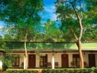 Leon Lakeside Hotel - Kataragama Hotel dekat Tissamaharama Raja Maha Vihara