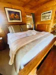 Cozy beautiful 3-bedroom cabin with Hot tub in Sedona 10 mins from uptown Sedona