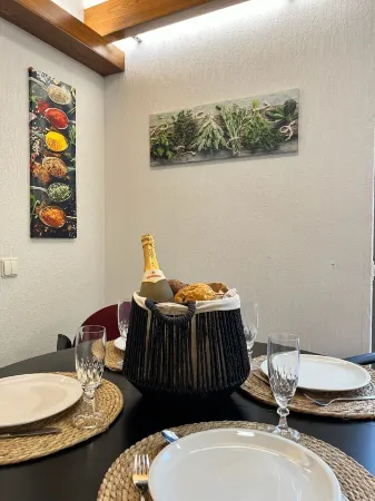 Barrier-free vacation home with garden near Cologne Отели в г. Хюрт