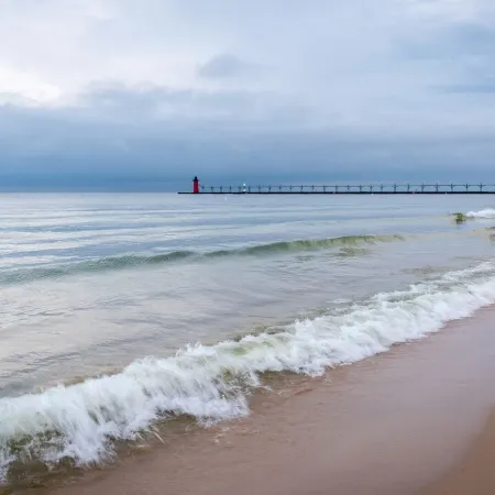 Cozy Cottage 5 minutes to downtown and beach