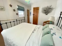 Cosy Character Cottage With Sea View In Mousehole Hotels in Mousehole