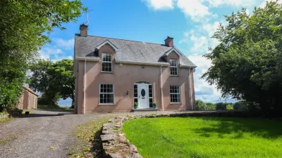 Stylish secluded cottage with beautiful views
