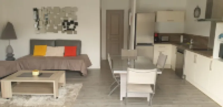 PORTICCIO QUIET AND CLIMATE VILLA 5 MIN FROM FOOT OF AGOSTA BEACH Hotels in Albitreccia