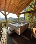 Charming Cabin Near Boone - Picturesque Views - NEW Hot Tub & Hiking Trails