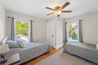 Craftsmen Style Home near campus and downtown