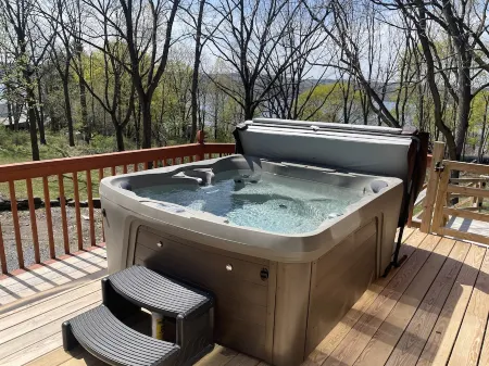 Private 3-Acre 4Br3ba w/Lake Access Off Wine Trail