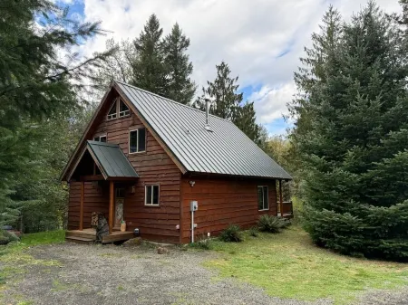 Creekside Cabin- nature just footsteps away! Отели рядом с достопримечательностью «La Wis Wis Campground»