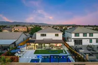 Emerald Bay w/ Pool, Spa, Golf, Game room & more!