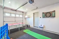 Beach Vibes - AC, Game Room, Arcade, Firepit & Dog Friendly