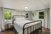 Adorable Cabin! Walk to Downtown! - Homestays