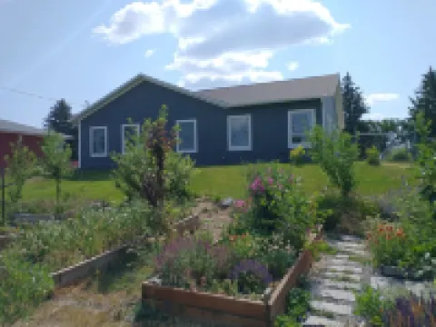 Highway 2 Modern Cottage