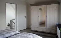 Vacation apartment with heated indoor pool and sauna - Haus Meta Whg. 2 Hotels in Weener
